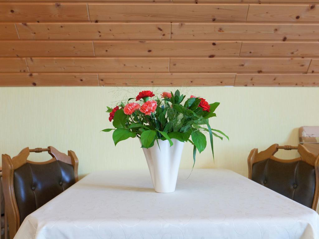 Cozy Apartment In Gerolstein With Garden Екстериор снимка